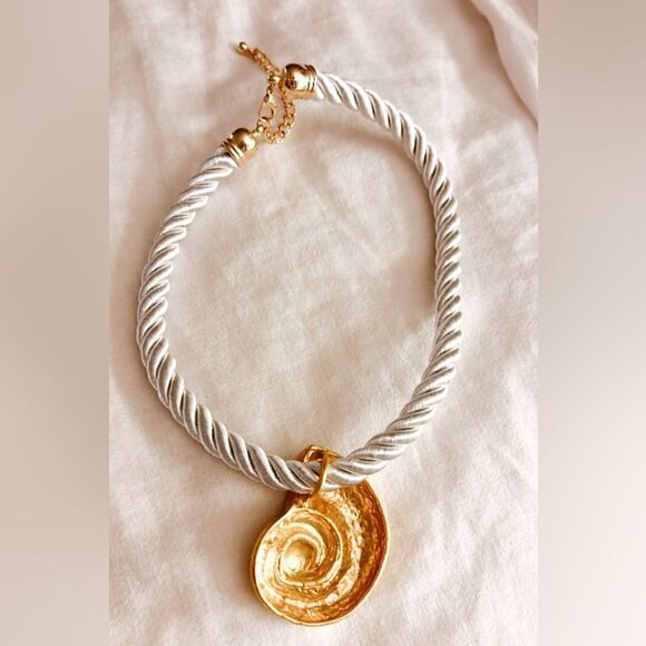 seashell necklace H69 - Picture 4 of 4